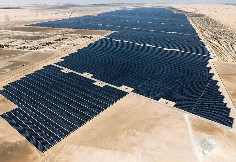 Al Dhafra, à Abu Dhabi centrale solaire